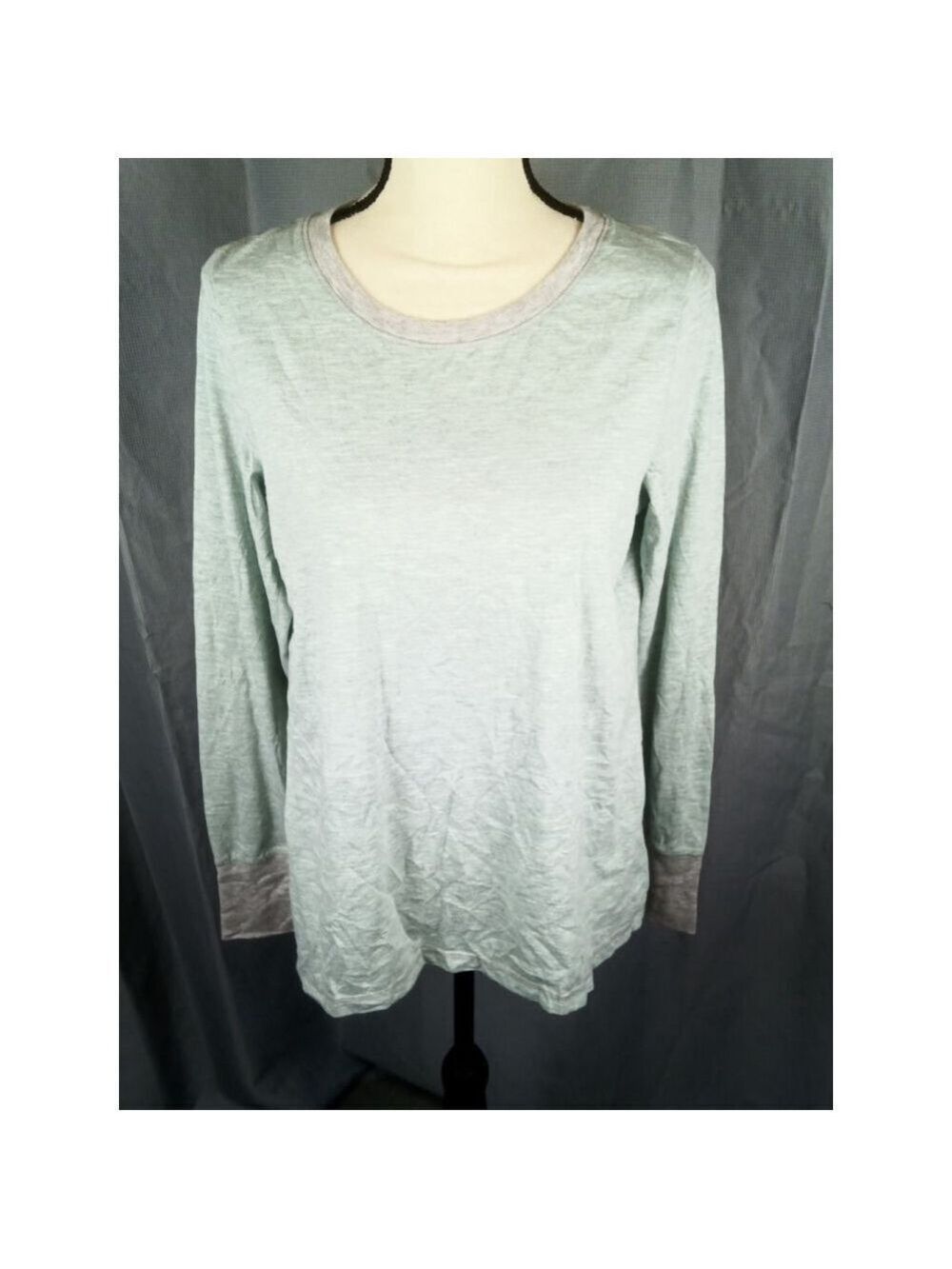 Women's Mossimo Supply Co. Light Gray and Green Long Sleeve Tee XXL